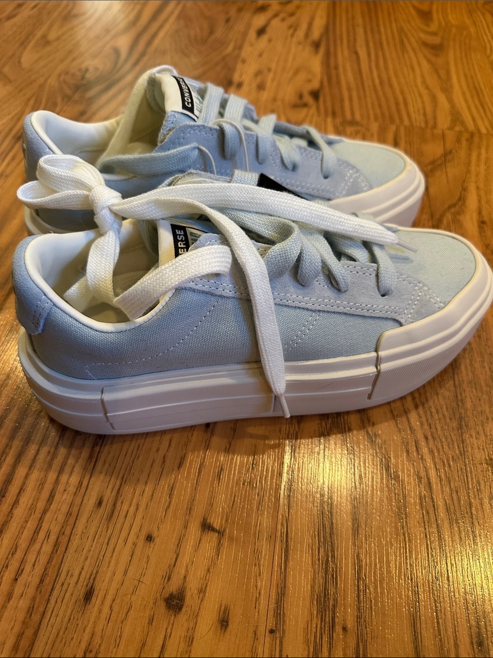 Converse Light Blue Low Top Sneakers - Picture 2 of 3